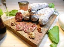 SAUCISSON ROQUEFORT ET NOIX